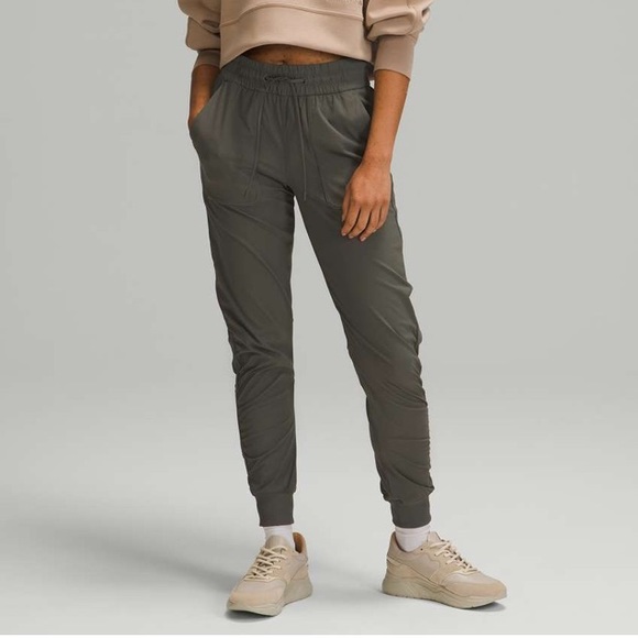 Lululemon Beyond‎ the Studio Jogger in Grey Sage